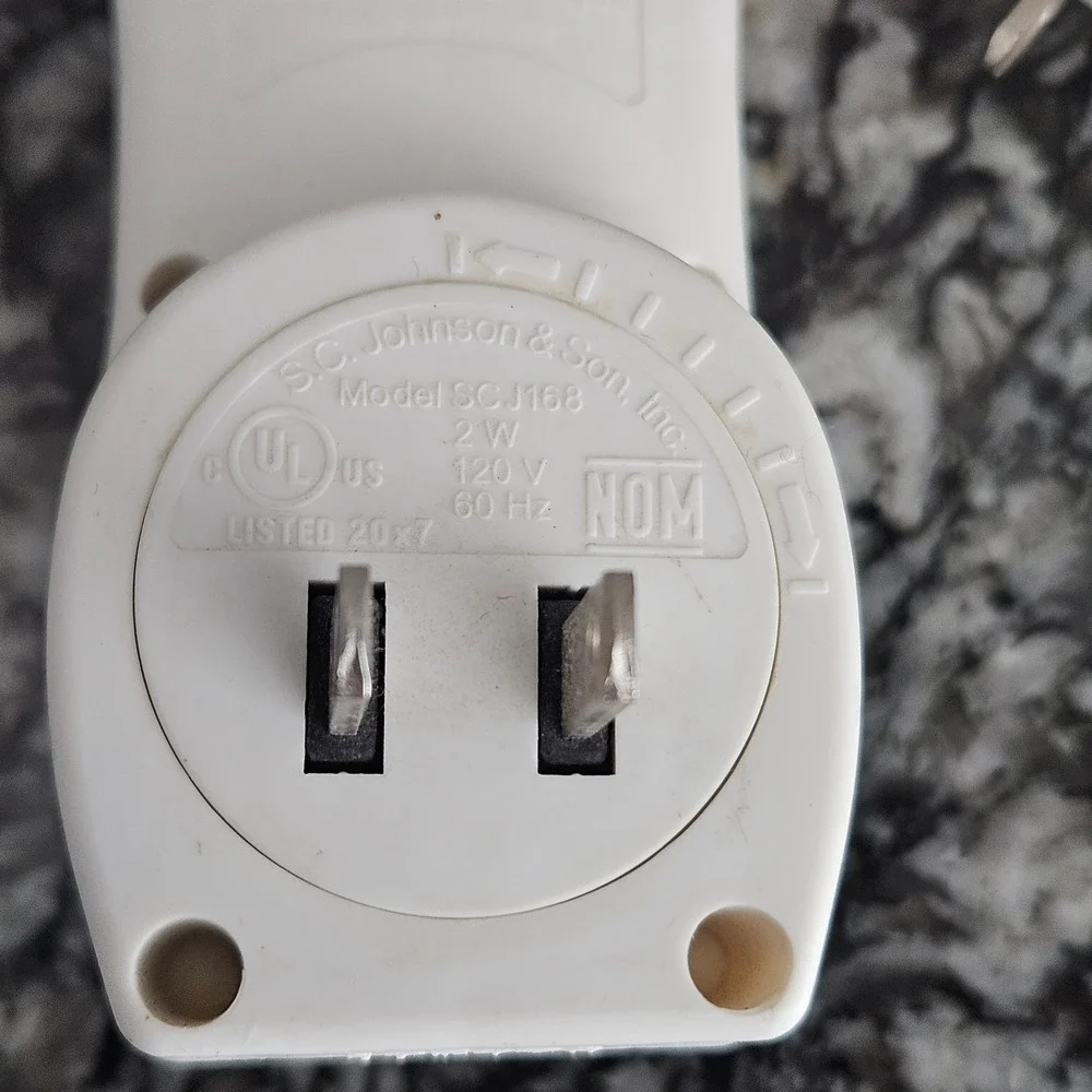 Glade‎ PlugIns Scented Oil Warmers white lot of 3 wall plug in